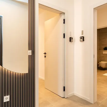 Kolovare Luxury شقة