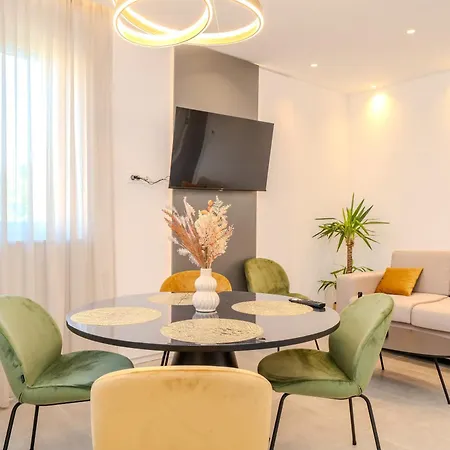Kolovare Luxury زادار